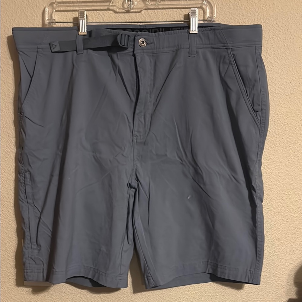 Gerry Men's gray shorts with belt size 40